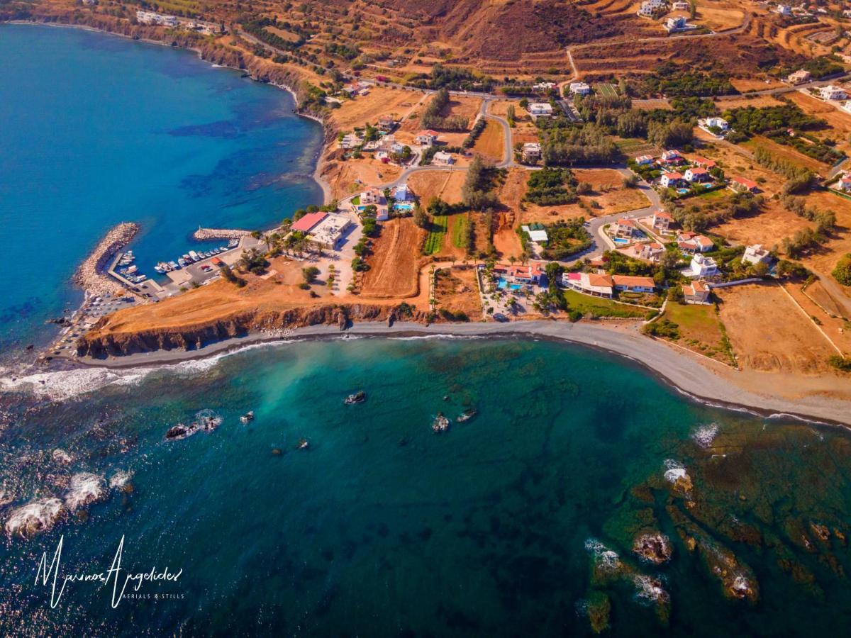 Astrofegia Beachfront Villa Pomos Exteriér fotografie