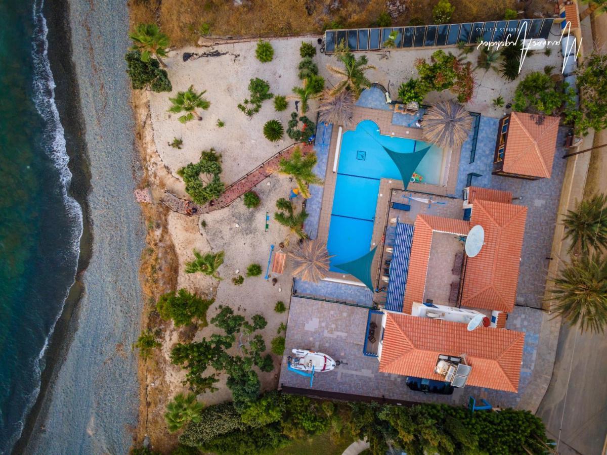 Astrofegia Beachfront Villa Pomos Exteriér fotografie